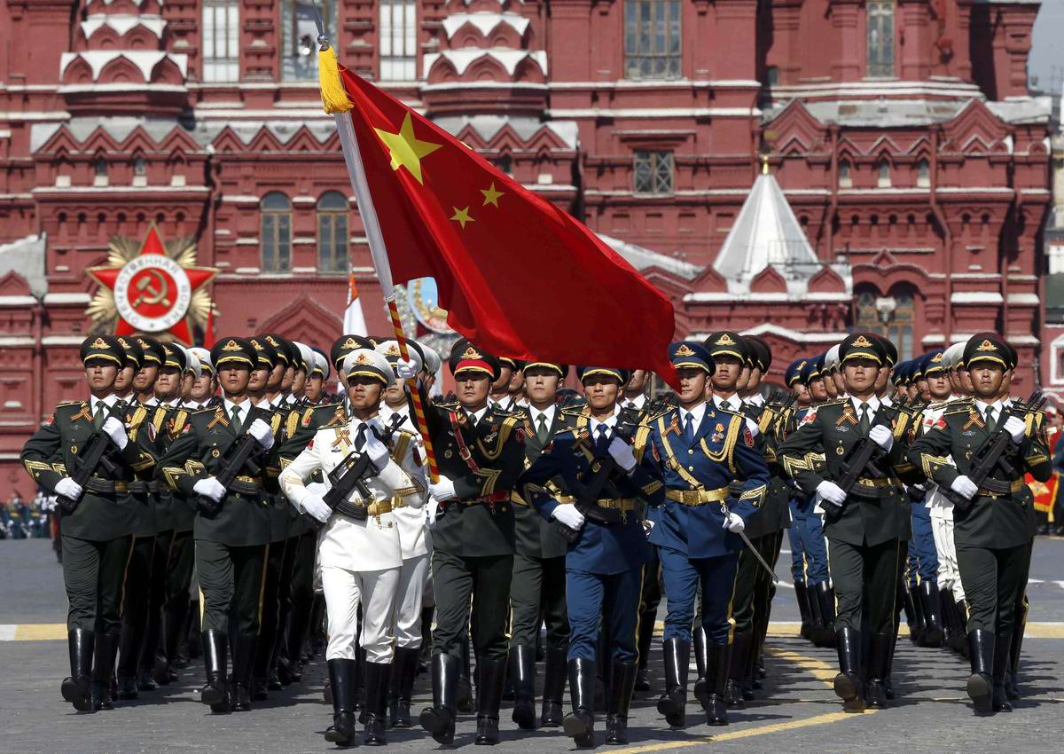 Китайские солдаты на Красной площади