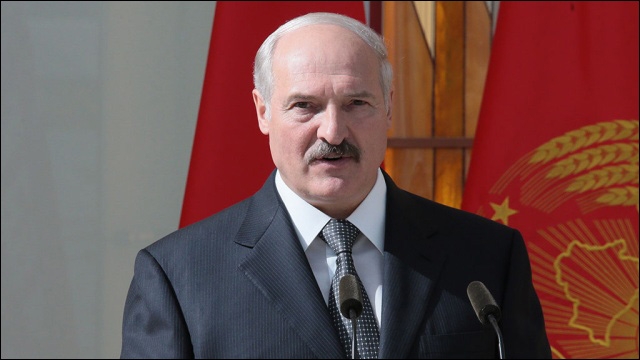 Лукашенко решил сделать себе плохо назло России