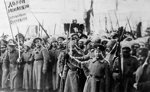 Просчеты и отсрочки Николая II довели Россию до кровавых революций и войны