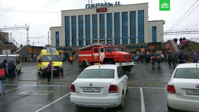 В крупных городах России из-за волны анонимных звонков эвакуируют вокзалы, вузы, ТЦ и школы